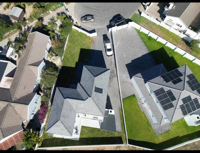 4 BEDROOM HOUSE FOR SALE IN COUNTRY CLUB